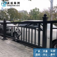 供應(yīng)深圳m型道路隔離圍欄 市政護(hù)欄 揭陽道路安全防撞護(hù)欄價(jià)格