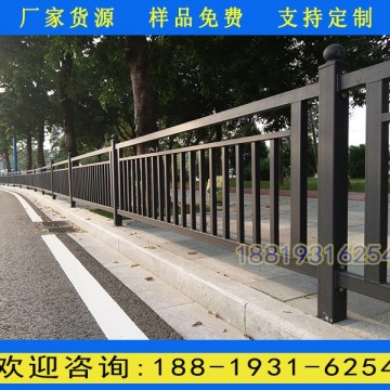 蘿崗區(qū)人行道黑色豎管欄桿 小蠻腰標(biāo)