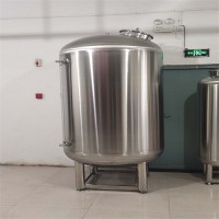 新洲鴻謙反滲透無菌水箱不銹鋼立式儲罐儲水箱居民供水品質(zhì)優(yōu)異